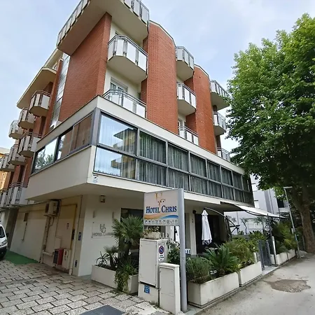 Chris Hotel