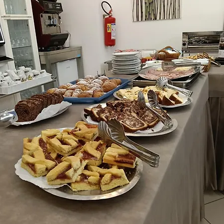 Chris Bellaria-Igea Marina