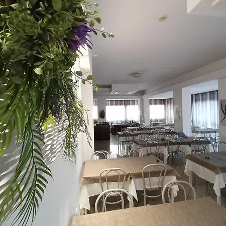 Hotel Chris 3*