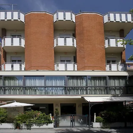 Chris Bellaria-Igea Marina