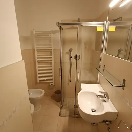 Chris Hotel