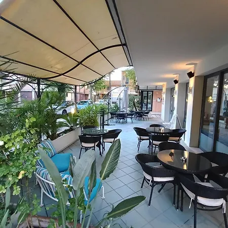Chris Hotel 3*