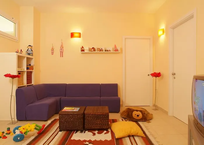 Chris Bellaria-Igea Marina